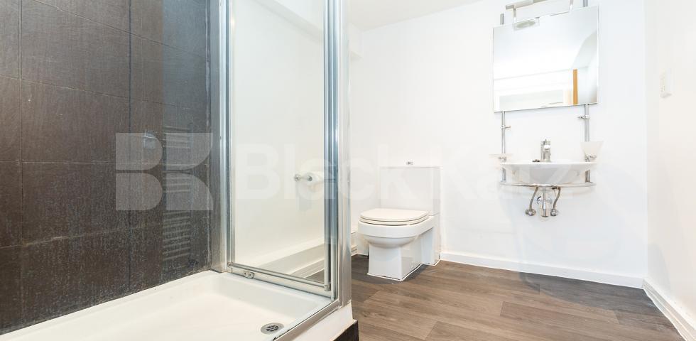 			3 Bedroom, 2 bath, 1 reception Apartment			 Farringdon Road EC1R, CLARKENWELL / FARRINGDON